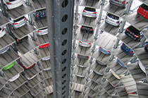 现场突然变天：CBA镜头捕捉到一个小动作，教练席表情说明一切